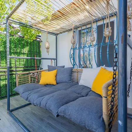 Nar Alacati Private Jacuzzi House * Çeşme