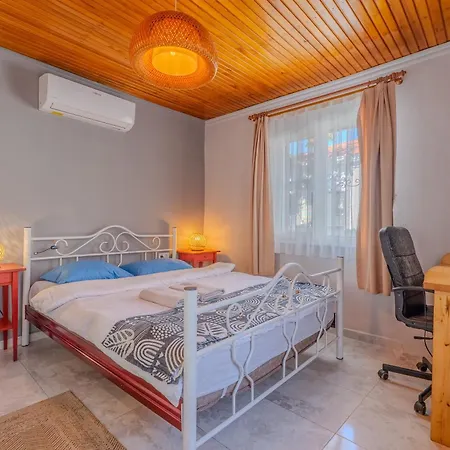 Nar Alacati Private Jacuzzi House * Çeşme