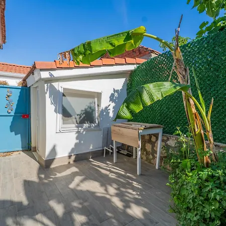 Nar Alacati Private Jacuzzi House Çeşme