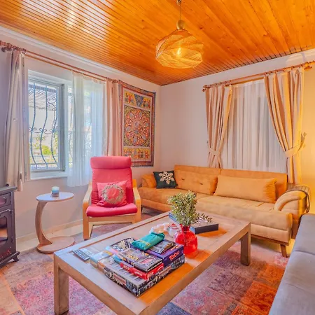 بيت للعطل Nar Alacati Private Jacuzzi House