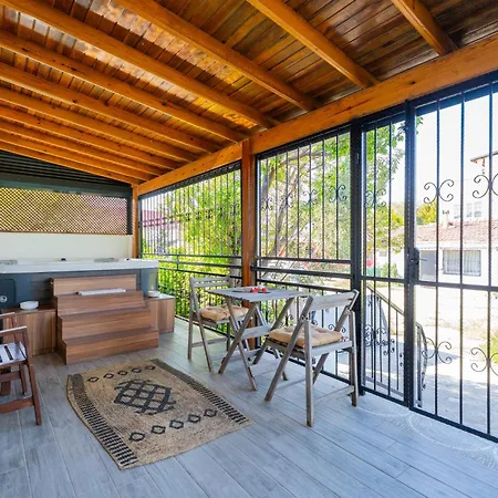 Nar Alacati Private Jacuzzi House Çeşme
