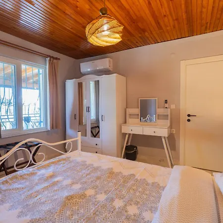 Nar Alacati Private Jacuzzi House Çeşme